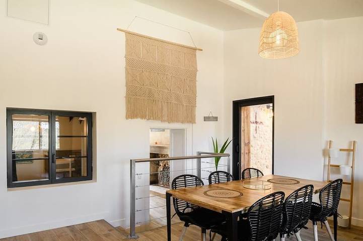 Gîte pour 7 personnes, avec jardin et terrasse ainsi que piscine et jacuzzi à Sadirac