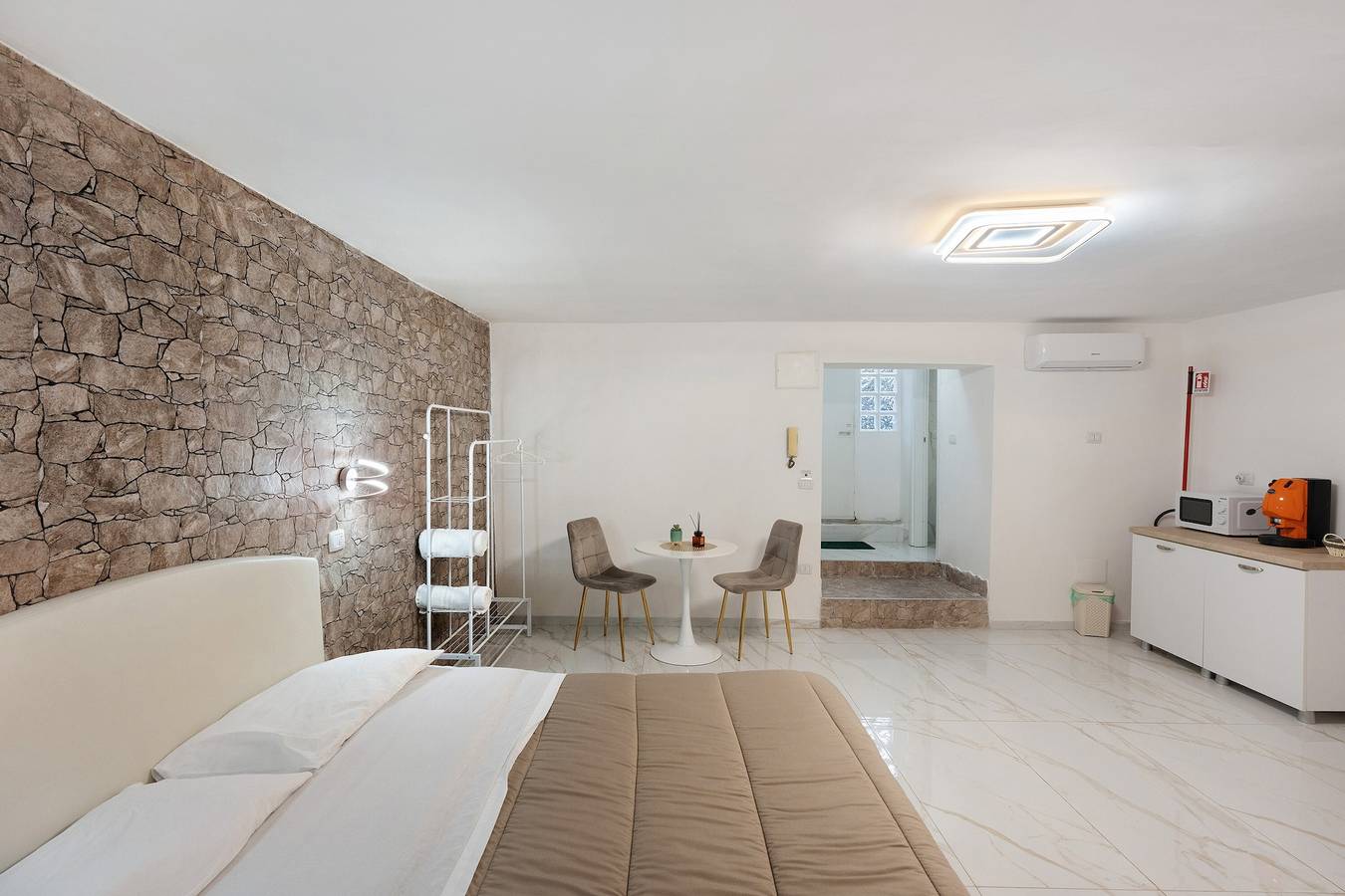 Habitación 'Tortora House' con Wi-Fi y aire acondicionado in Nápoles, Provincia de Nápoles