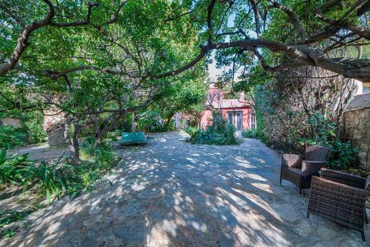 Location de vacances pour 2 personnes, avec jardin dans les Bouches-du-Rhône - 2