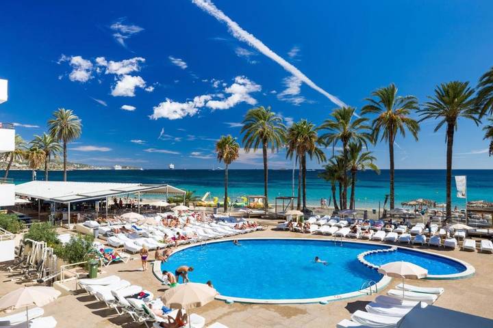 Apartamento para 2 personas, con Balcón y Terraza además de Jardín y Piscina en Playa d'en Bossa