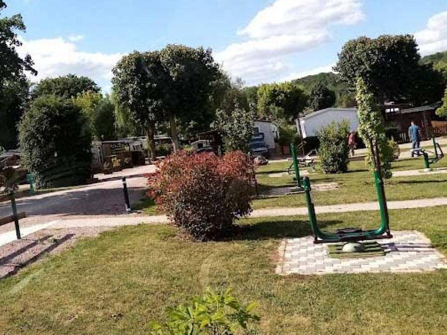 Camping La Tuilerie - Mobilheim 5 personen - 2 Schlafzimmer - halbüberdachte Terrasse (2022) in Vic-sur-Seille, Parc naturel régional de Lorraine