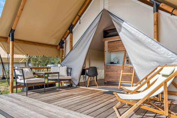 Casa de férias 'Safarizelt' com terraço privado, Wi-Fi e ar condicionado in Grossenbrode, Ostholstein