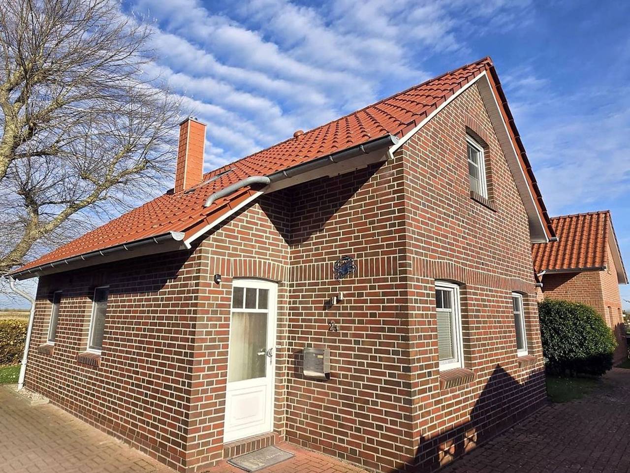 Krosse Krabbe - Ferienhaus (100qm) für 6 Personen + Hund mit Garten und freiem Blickzum Deich in Greetsiel, Krummhörn