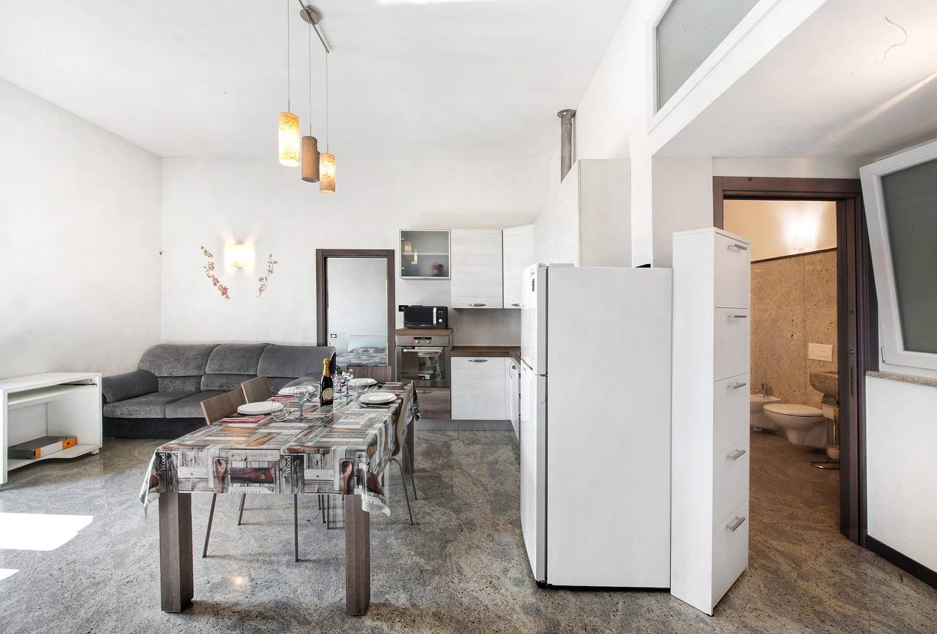 Apartamento entero, Apartamento 2 Dormitorios Con Parking y Wi-Fi in Jorge Taiana, Gravedona ed Uniti