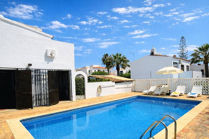 Villa for 10 people, with garden in Albufeira