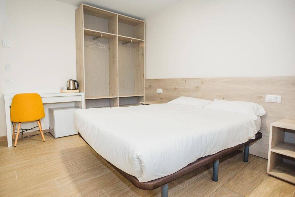 Standard Triple Room in Central Lloret de Mar, Lloret de Mar