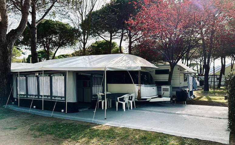 Vakantiehuis voor 4 personen, with Whirlpool and Terras as well as Tuin and Zwembad in Cavallino