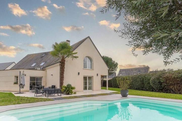 Maison de vacances pour 8 personnes, avec jardin et jacuzzi à Saint-Cyr-sur-Loire
