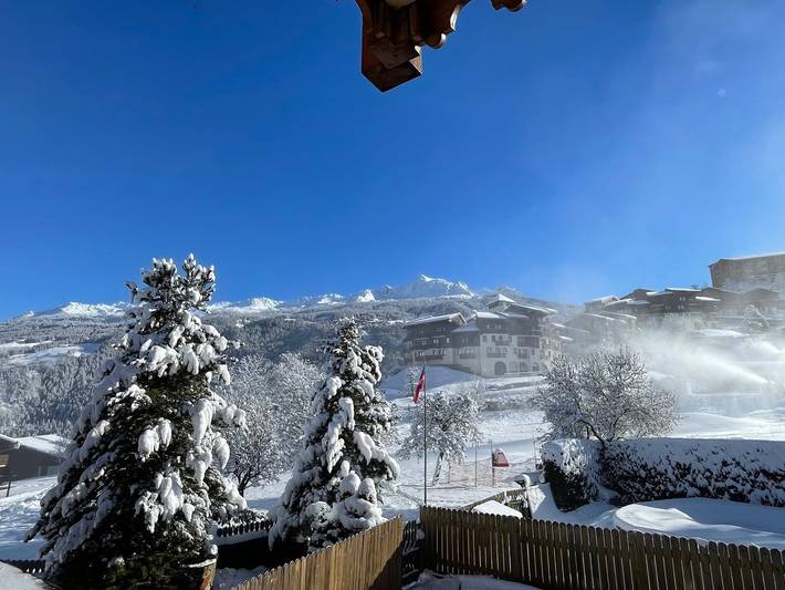Appartement entier, Appartement "Les Dolomites" avec vue sur les montagnes, terrasse privée et Wi-Fi in Bellentre, La Plagne-Tarentaise