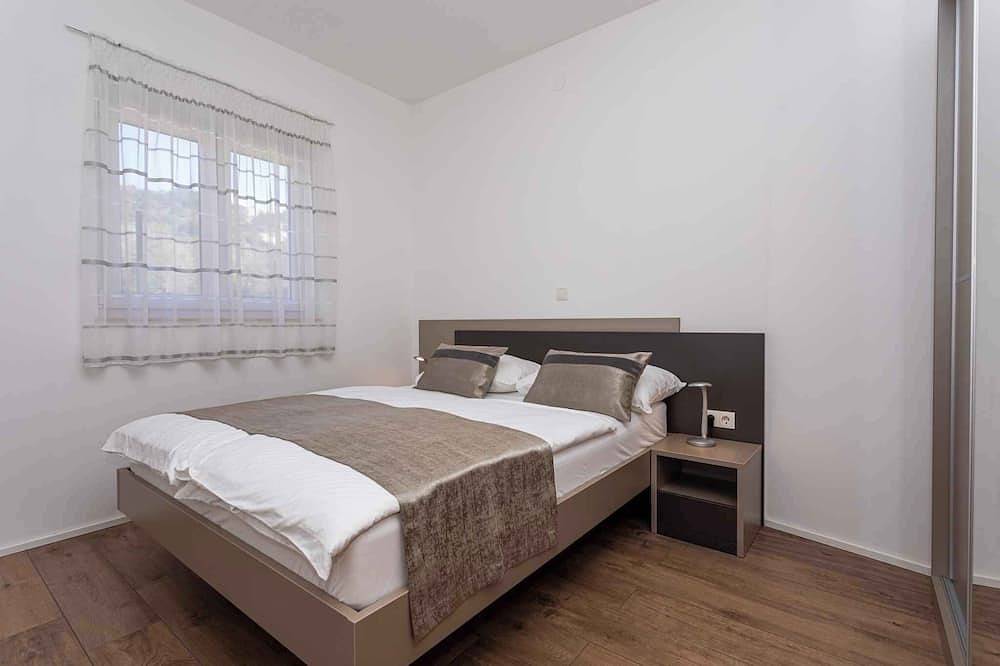 Cały apartament, Mieszkanie wakacyjne z klimatyzacją i tarasem in Baska, Krk