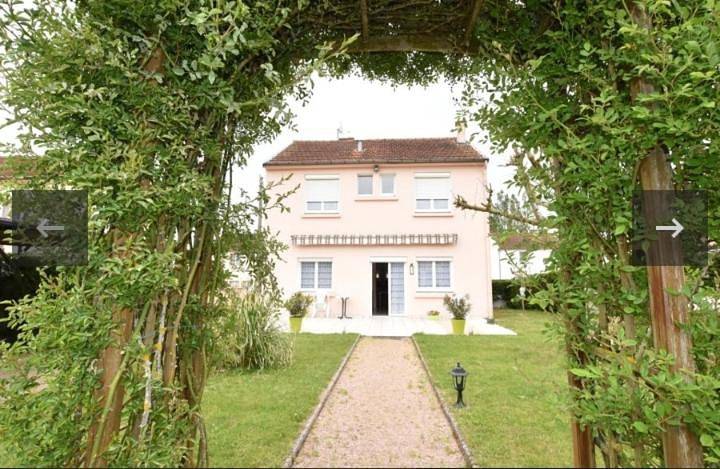 Double Room in Lapalisse, Région de Vichy