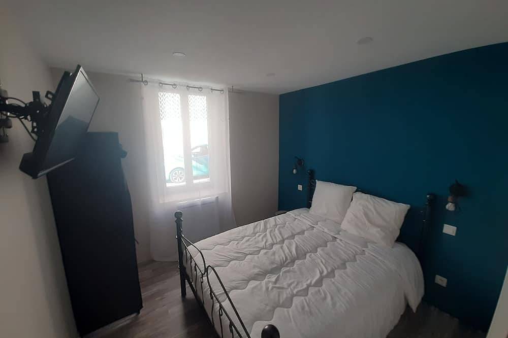 Entire apartment, Les Iris Apt 105, T2 Cosy, 30 m2, 1 bedroom with Tv in Bourg-Saint-Andéol, Privas