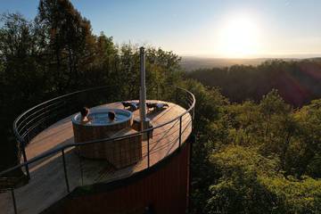 Gîte pour 2 personnes, avec jacuzzi ainsi que balcon et piscine à La Côte-Saint-André