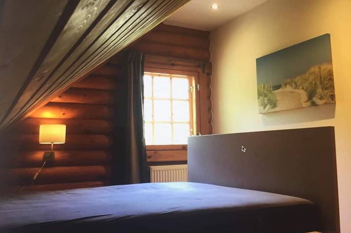 Ferienhaus für 8 Personen, mit Balkon/Terrasse und Terrasse sowie Garten und Pool in Wiefelstede - 2