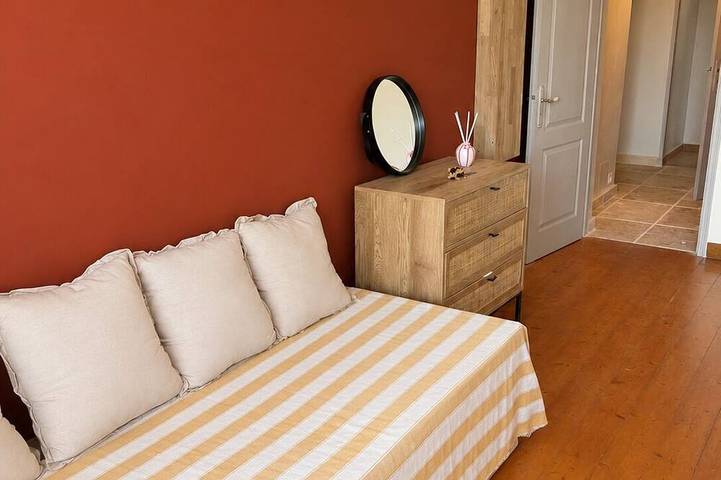 Villa Cézanne • 7 bedrooms • Private pool • View of Concors in Jouques, Region de Aix-en-Provence