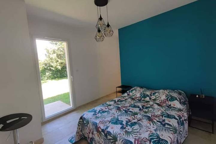 Location de vacances pour 6 personnes, avec terrasse et jardin à La Bâtie-Rolland - 2