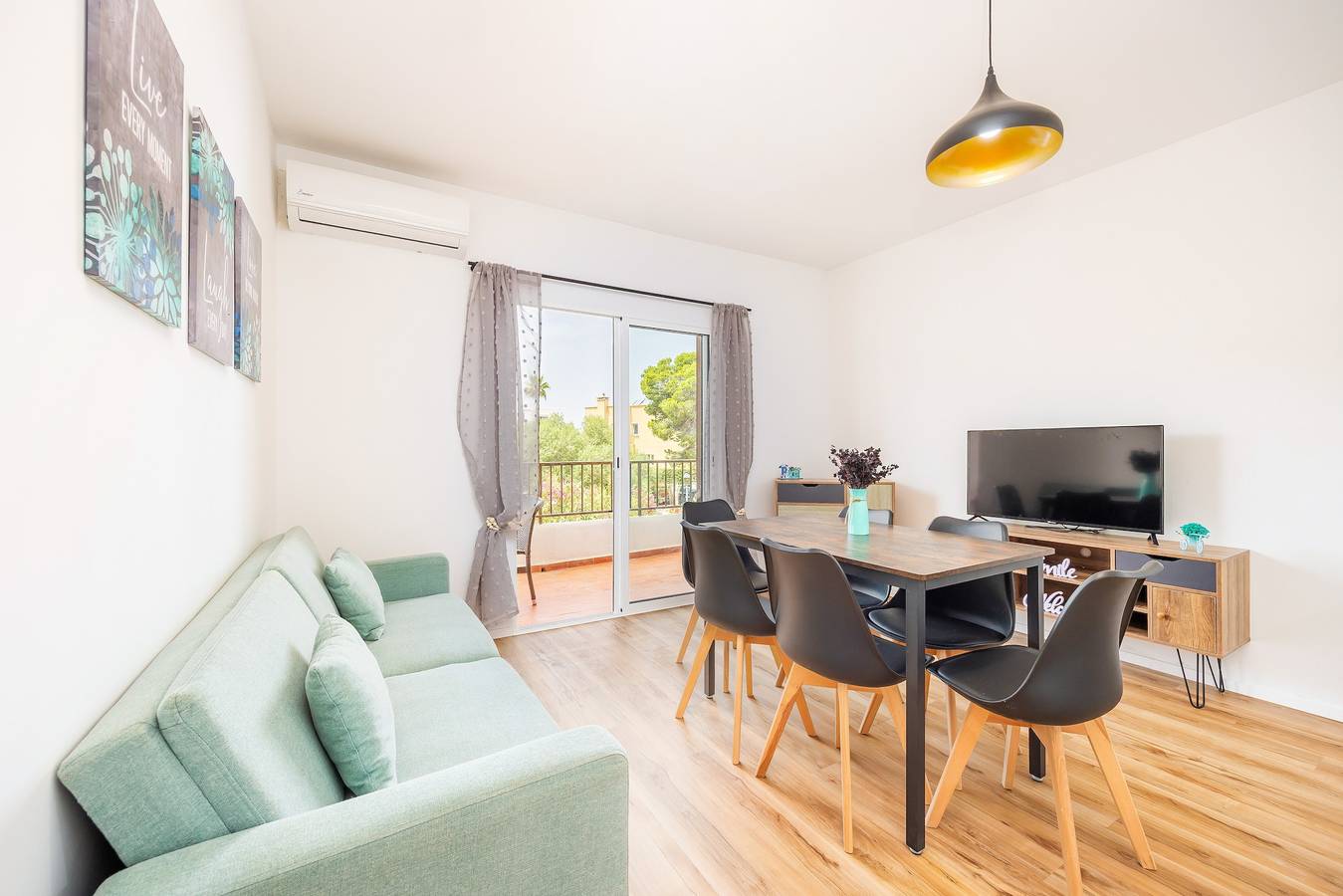 Entire apartment, Apartment "Gran Sol Family 5" with Shared Pool, Wi-Fi, and Air Conditioning (Tourist Tax Included) in Cala Serena, Felanitx