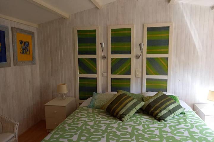 Location de vacances pour 6 personnes, avec terrasse ainsi que piscine et jardin à Castelnau-d'Aude - 2