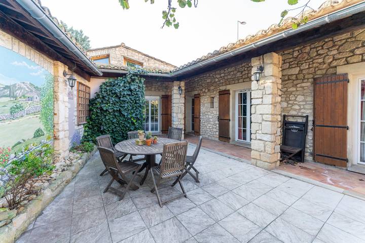 Location de vacances pour 6 personnes, avec jardin et bassin pour enfant, animaux acceptés à Velleron - 4