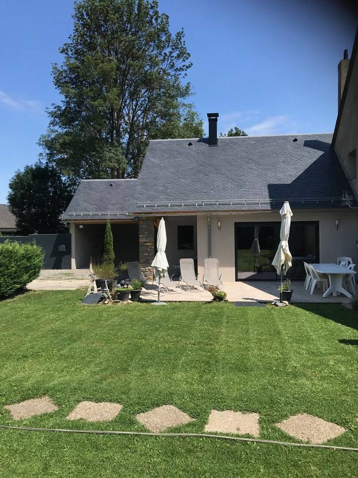 Gîte pour 8 personnes, avec terrasse et jardin
