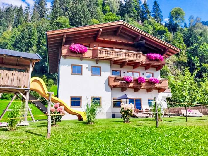 Vakantiewoning voor 8 personen, with sauna and uitzicht as well as balkon in Ramsau im Zillertal