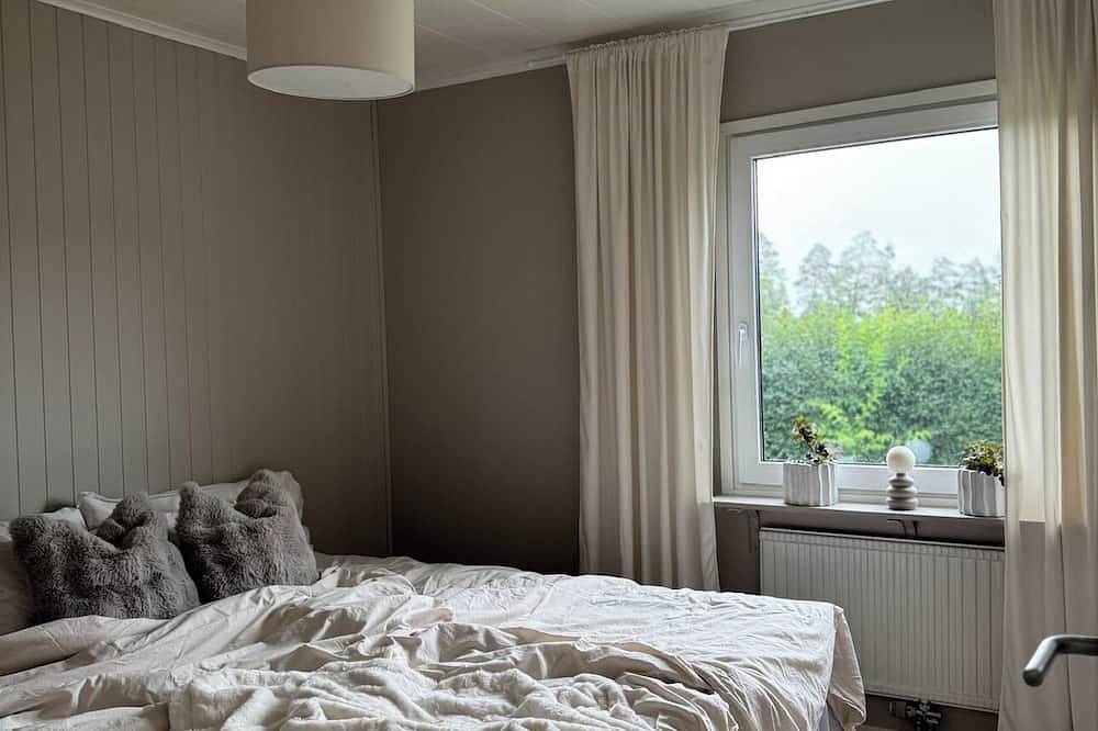 Holiday Home with Private Hot Tub in Hultsfred in Hultsfreds und Umgebung