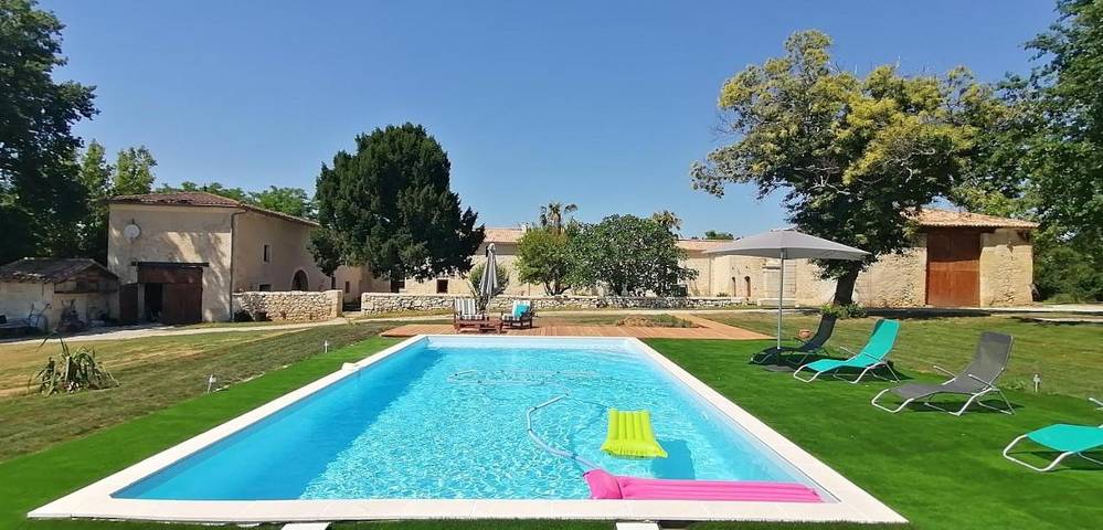 Location de vacances pour 3 personnes, avec jardin ainsi que vue et piscine à Guillac (Gironde) - 2