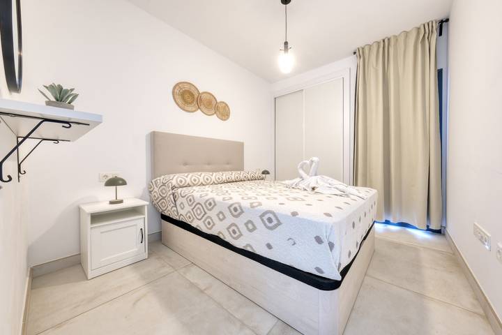 Location de vacances pour 6 personnes, avec terrasse à La Santa - 2
