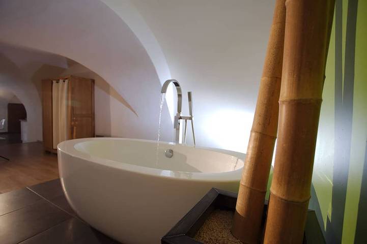 Gîte pour 2 personnes, avec jacuzzi ainsi que piscine et jardin à Carnas - 2