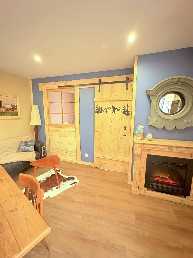 Gîte pour 3 personnes, avec terrasse à Patornay