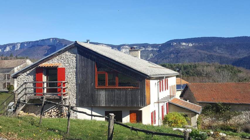 Gîte pour 6 personnes, avec balcon et sauna ainsi que jacuzzi et jardin