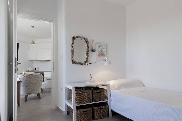 Gîte pour 4 personnes, avec terrasse et jardin dans Agia Anna - 2