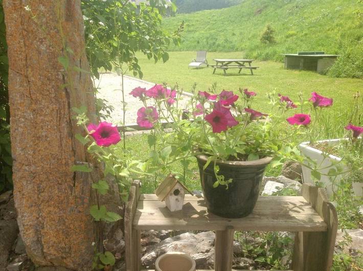 Location de vacances pour 4 personnes, avec vue ainsi que piscine et jardin à Camurac - 4