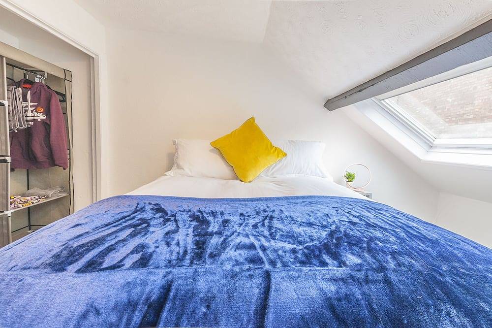 Modern Quirky Exeter City Cottage 2 min walk/shops in Exeter, Devon