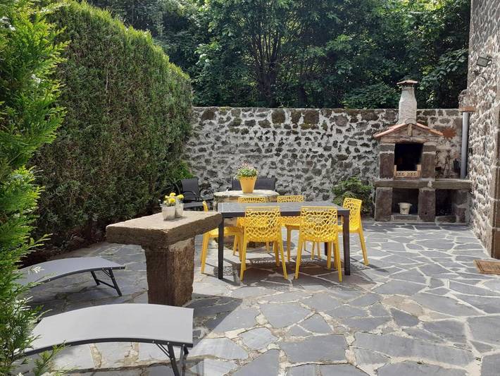 Location de vacances pour 6 personnes, avec vue et terrasse à Polignac - 2