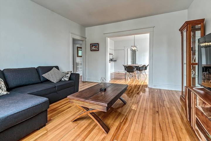 Vacation rental for 8 people, with balcony in Quebec City