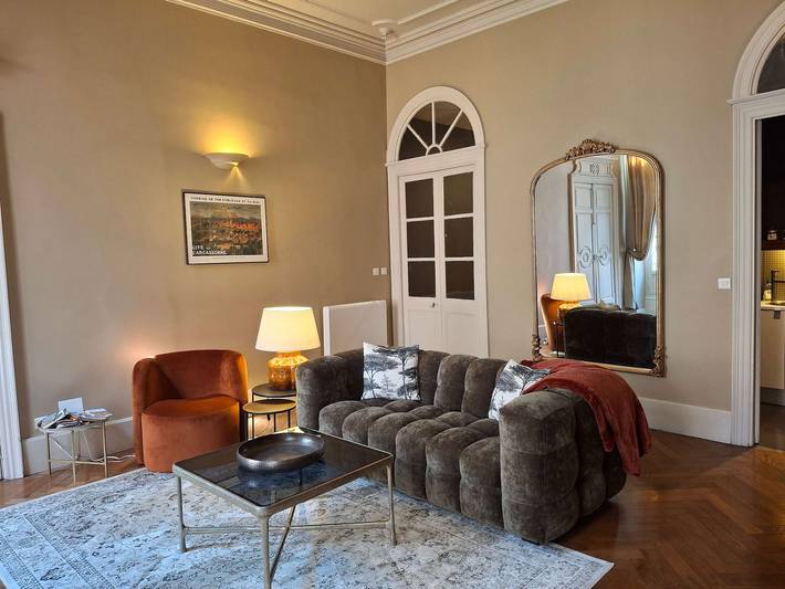 Entire apartment, Historic Stylish Apt in Heart of Carcassonne in Carcassonne, Carcassonne region