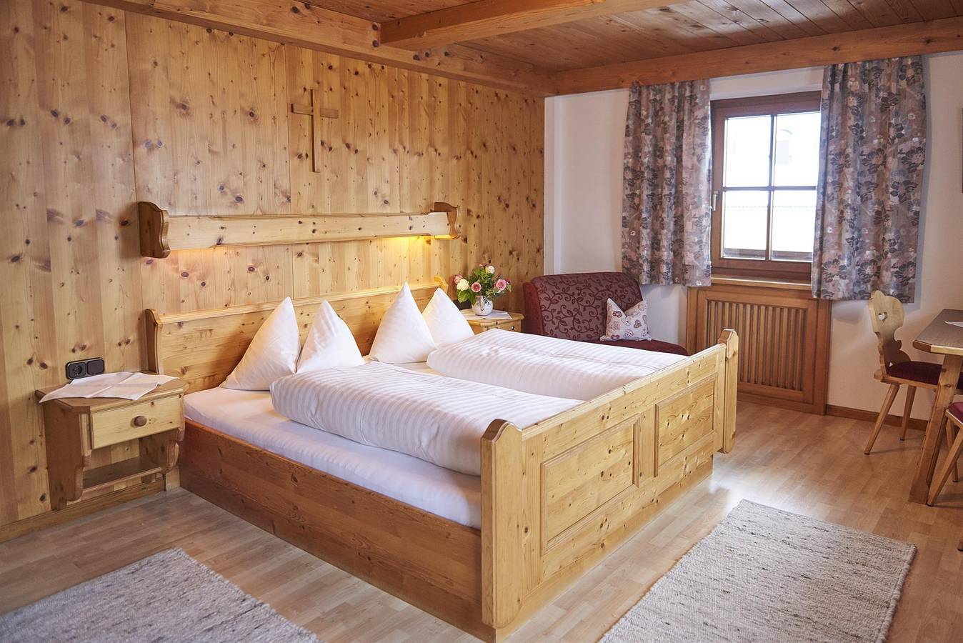 Ganze Ferienwohnung, Dreibettzimmer mit Dusche/Wc,Tv,Balkon in Kössen, Kaiserwinkl