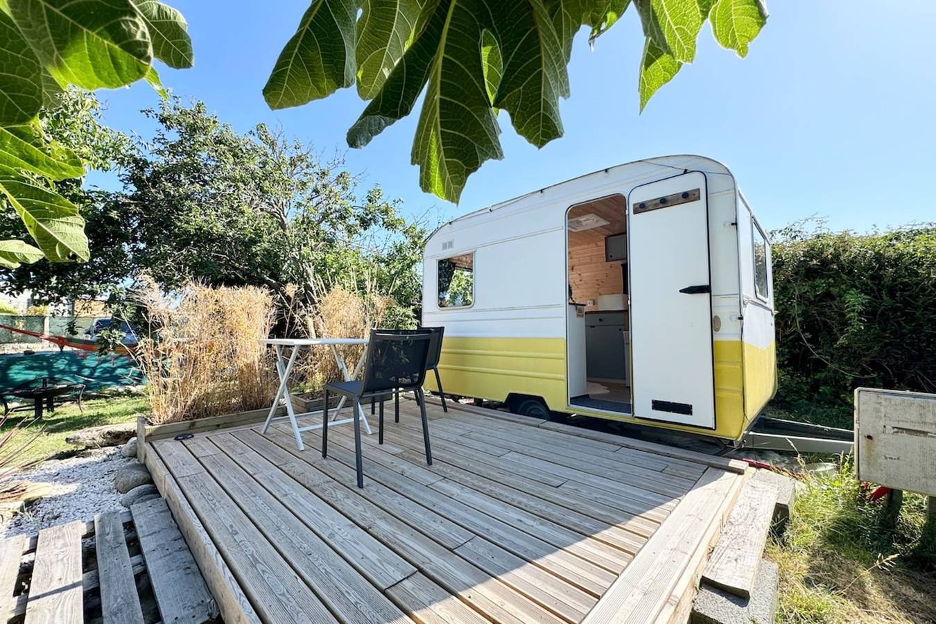 Bungalow & caravane vintage, proche plages in Plage de Port Fontaine-Lomener, Ploemeur
