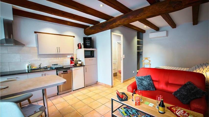 Location de vacances pour 2 personnes, avec terrasse et jardin à Civaux