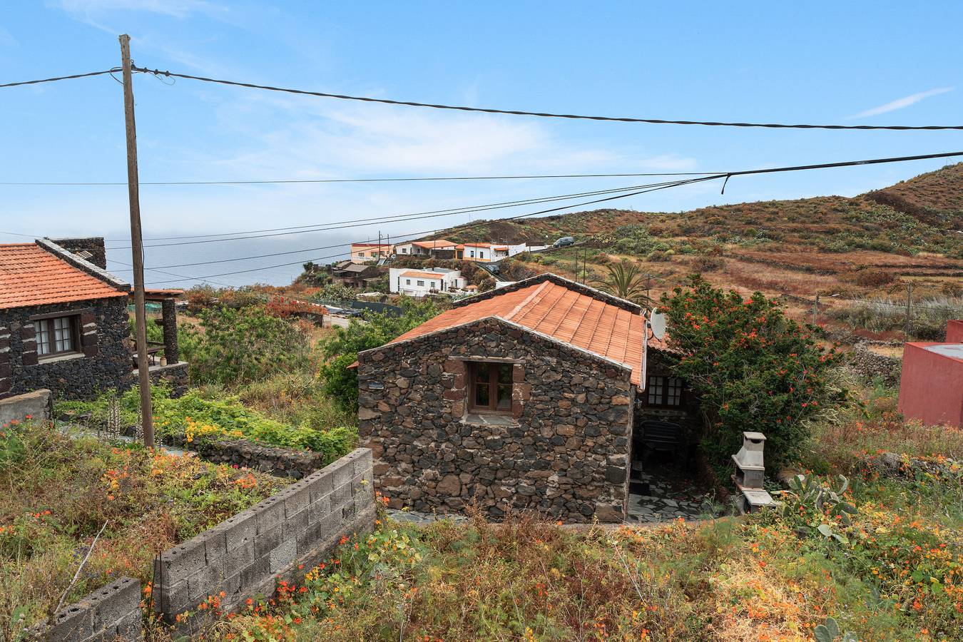 Apartamento entero, Apartamento 'Higuera Morales' con vistas a la montaña y terraza privada in El Mocanal, Valverde