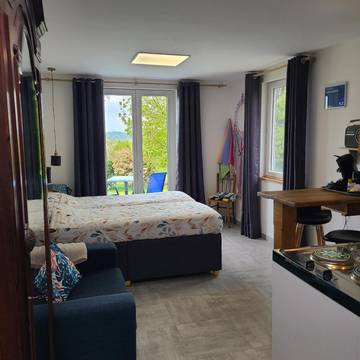 Gîte pour 2 personnes, avec jardin et vue à Saint-Pardoux-Corbier