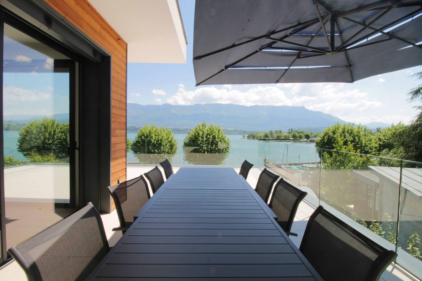 Villa d'exception Piscine vue et accès lac direct in Le Bourget-du-Lac, Chambéry region