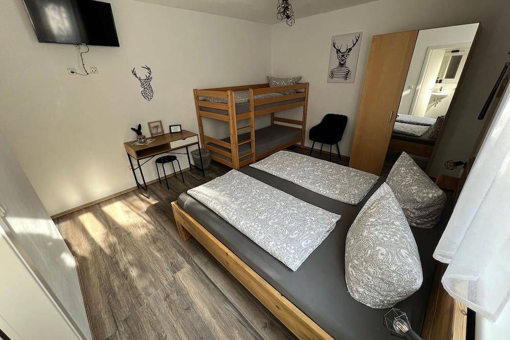 Room 1 - Guesthouse Luna in Europa-Park, Rust