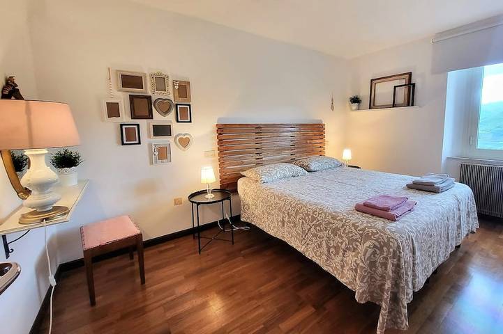 Location de vacances pour 8 personnes, avec terrasse et jardin, animaux acceptés à Camporgiano - 2