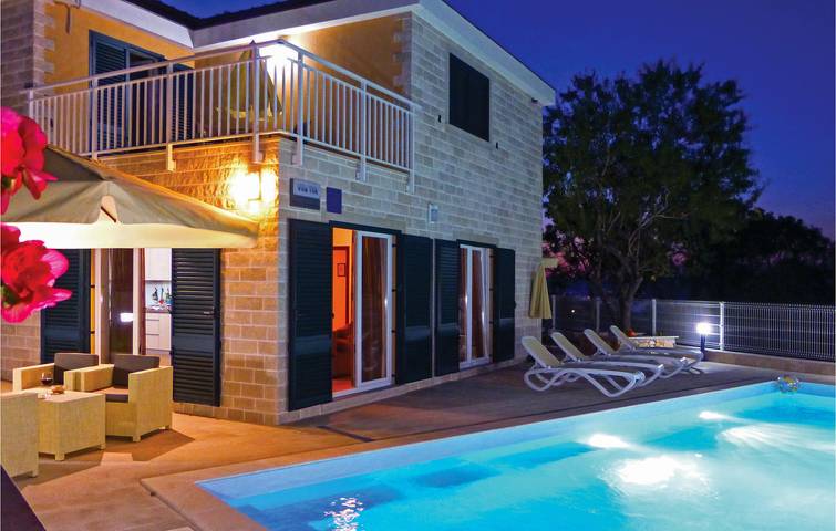 Holiday home for 8 people, with terrace and pool - 1