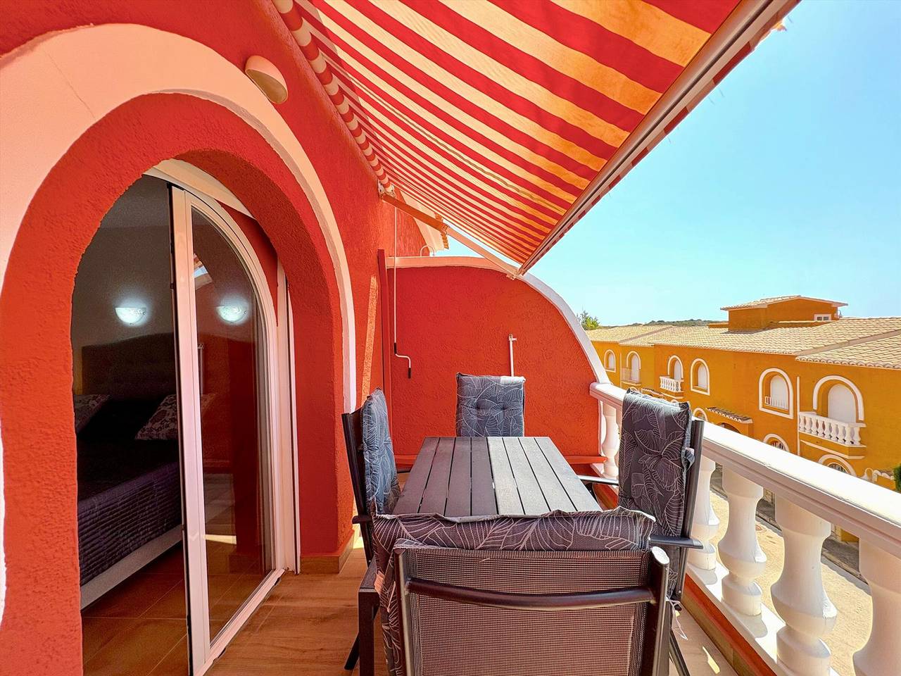 Ganze Wohnung, Duplex in Benitachell mit Wifi, Klimaanlage und Pool in La Cumbre del Sol, Poble Nou de Benitatxell