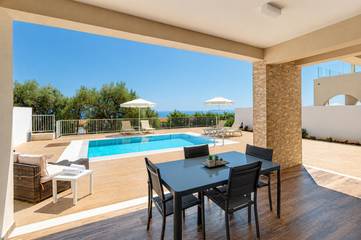 Villa pour 4 Personnes dans Mparmpati, Corfou, Photo 2