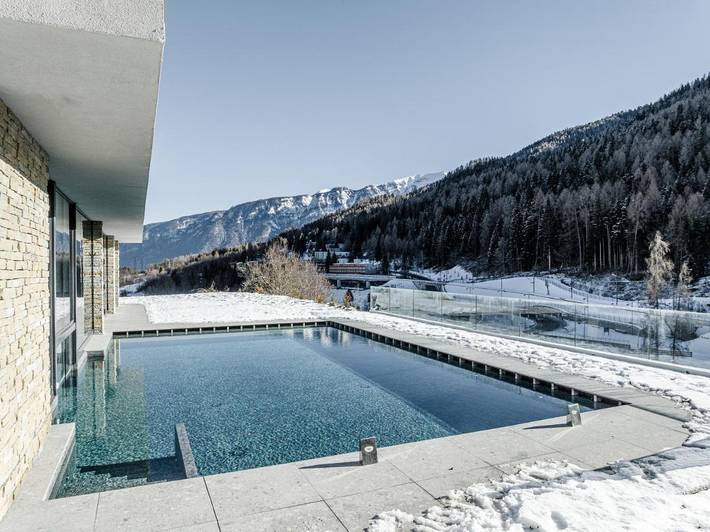 Apartament wakacyjny dla 2 osób, z basen i jacuzzi oraz ogród i sauna w Val di Sole