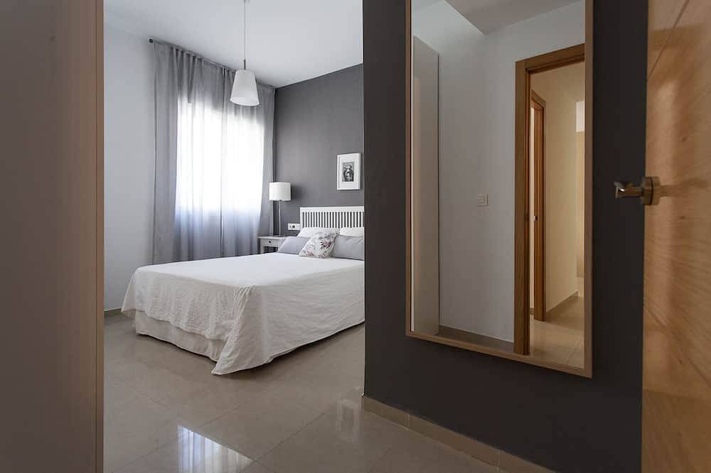Geheel appartement, Mooi appartement met 2 slaapkamers. in Casco Antiguo, Sevilla